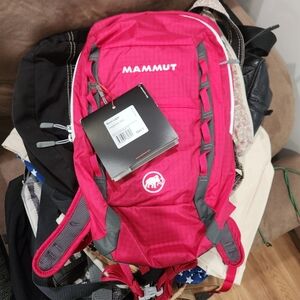 Mammut Neon Light 12L pack